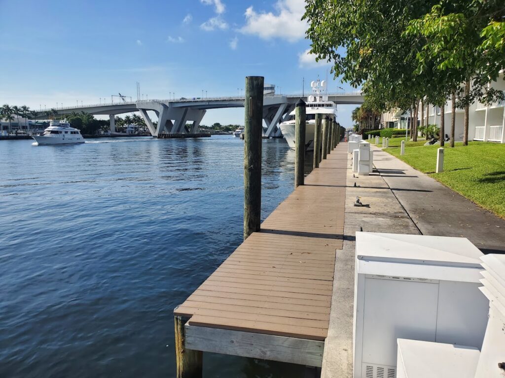 How to Choose the Right Contractor for Seawall Repairs in South Florida